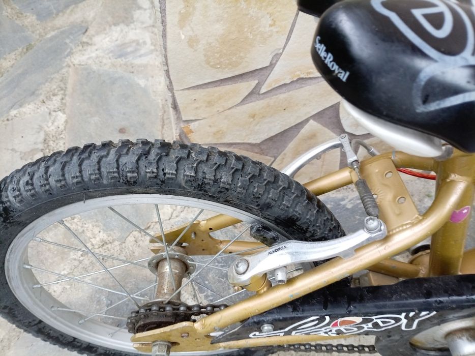 Vând bicicletă pentru copii cu roți de 16 inch