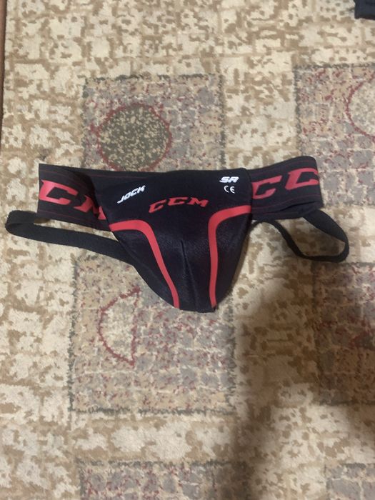 Продам хоккейную форму