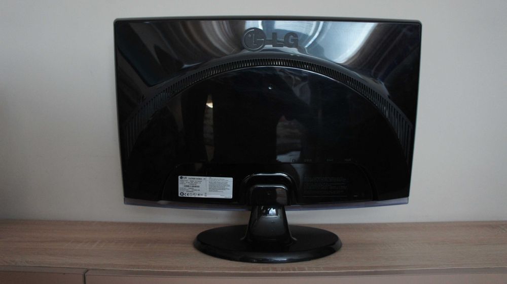 LG W2353V 23 inch LCD Monitor 16:9 Full HD - Black