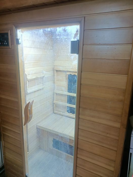 Продам инфракрасную мини баню бу