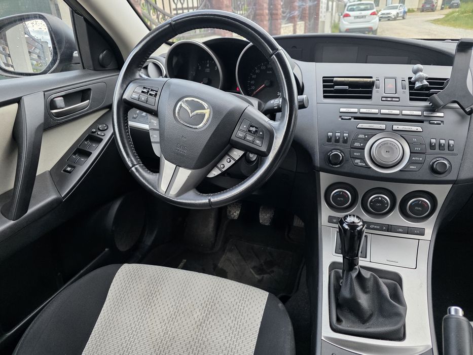 Mazda 3 benzina 1.6 climatronic