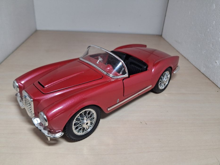 Lancia Aurelia bburago 1:18