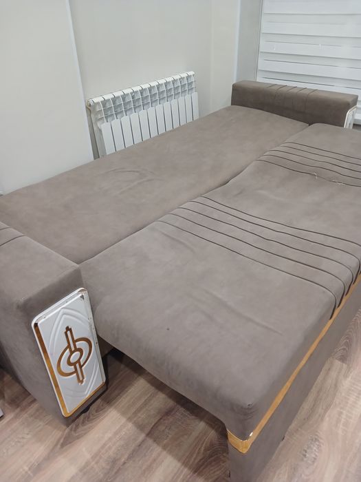 Қолданылған диван сатамын/ Продаю Б/У диван раскладной