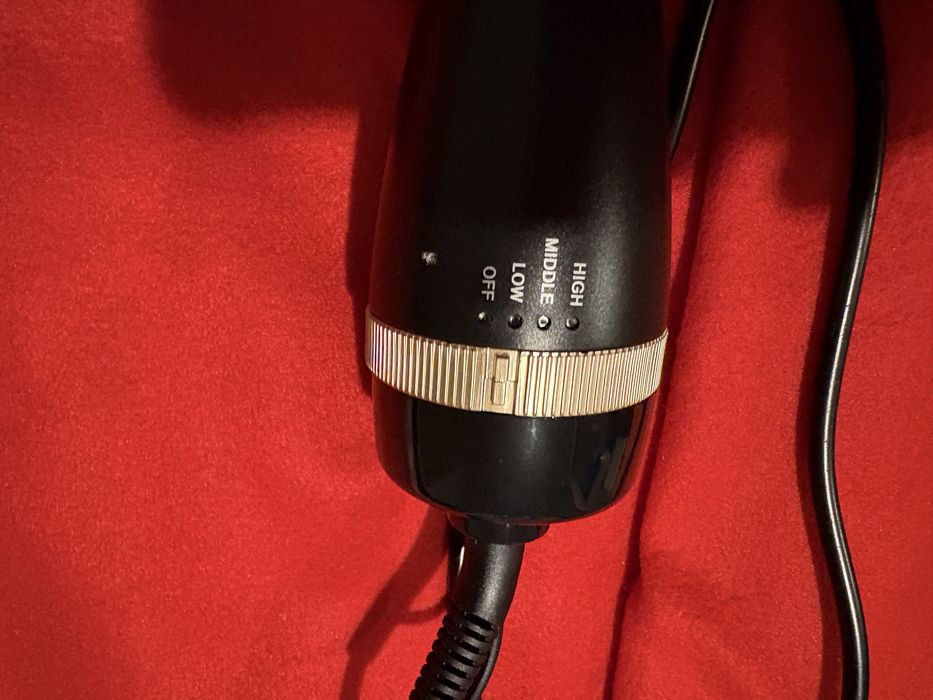 Perie electrica cu aer cald