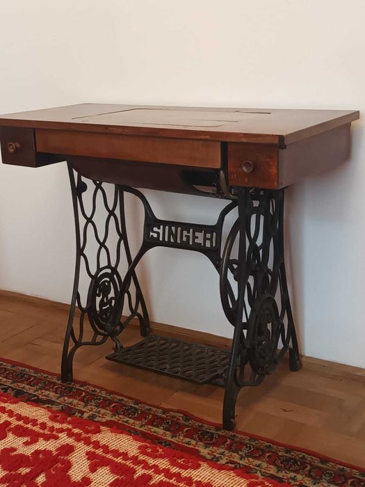 Mașină de cusut Singer (1910-1920) funcțională, model "Tiffany"