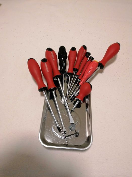 Правоъгълна магнитна тавичка за метални елементи и инструменти