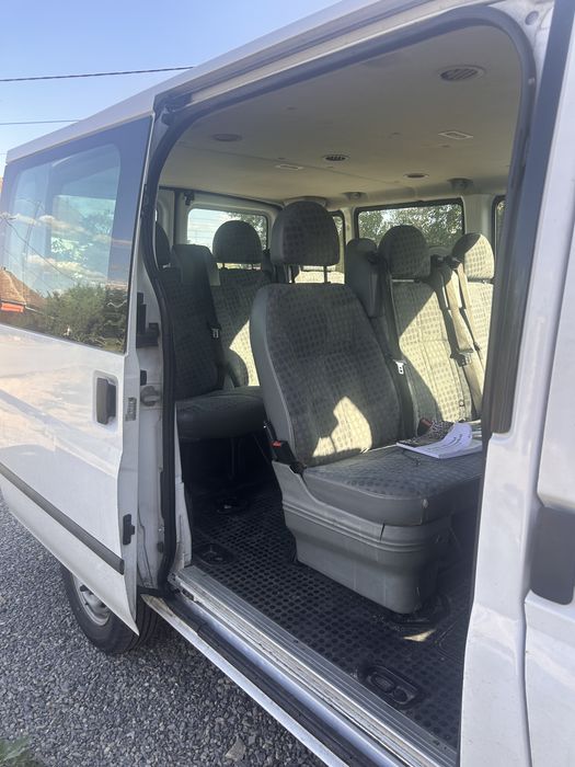 Ford Transit 2.2 TDCi 9 locuri