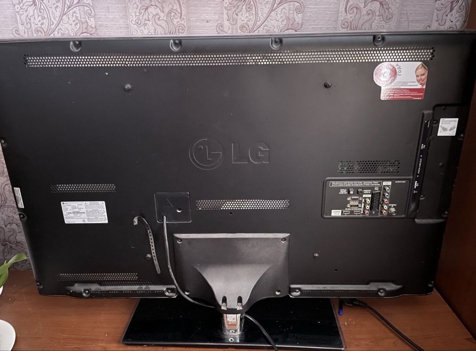 Full HD LED-телевизор LG Cinema 3D (не смарт)