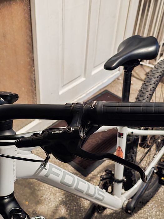 Focus Whistler 3.8  (NU! Canyon,specialized,propain,dirtjumper,pivot)
Shimano HB-TX505, QR, 5x100 mm

Rear hub
Shimano TX500, QR, 5x135 mm
