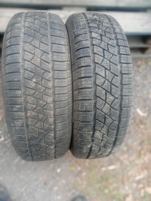 Продам две покрышки 195/65 r15.