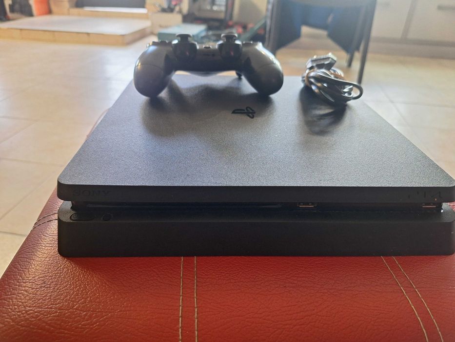 Play Station 4 1 TB