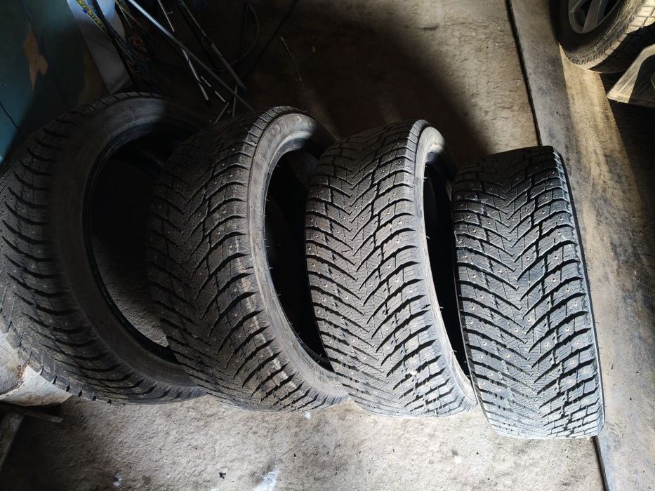 Продам комплект резины 215/45 r17