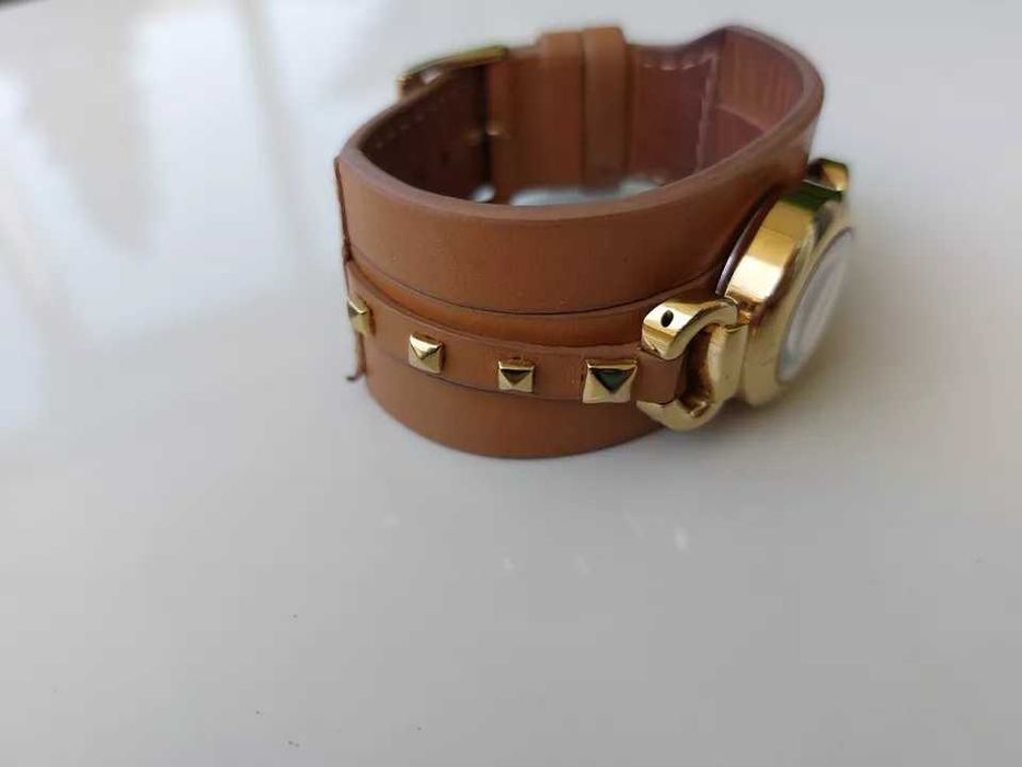 Guess W0160L4, часовник