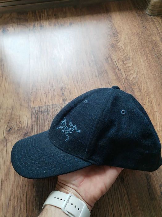arc'teryx wool ball cap - страхотна мъжка шапка С/М 100% оригинал отлично състояние