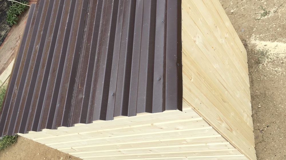 Будки для собак.     .