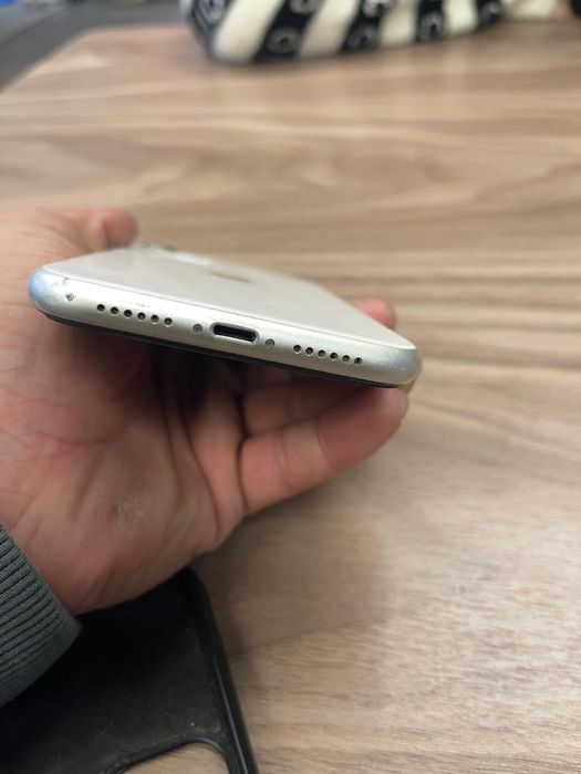 продам Айфон 11 торг