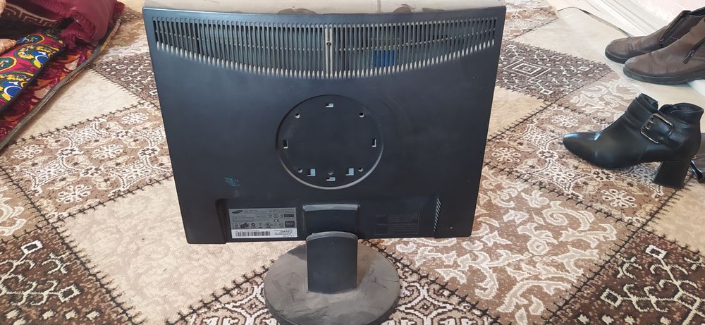 Manitorlar sotiladi 20 li albomniy; 19 li albomniy; 19 kvadrat