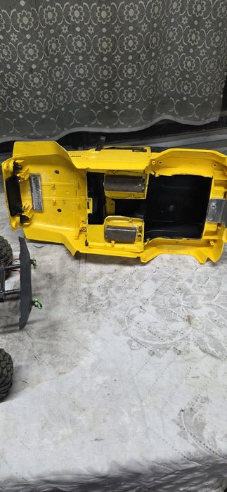 Продавам rc crawler 1:10