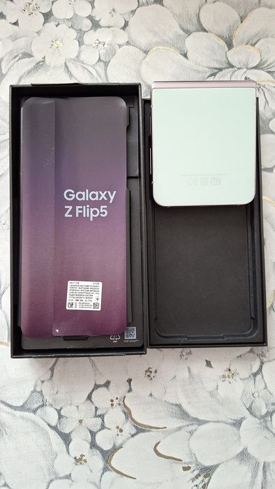 Galaxy Z flip 5 продам