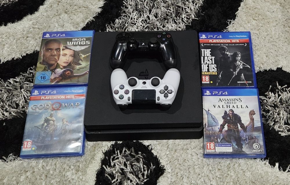 Consola Sony ps 4 slim + 4 jocuri