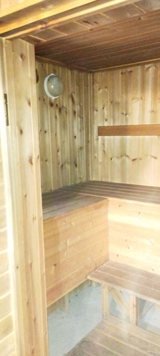 Продам дом, гараж, баню, времянку.