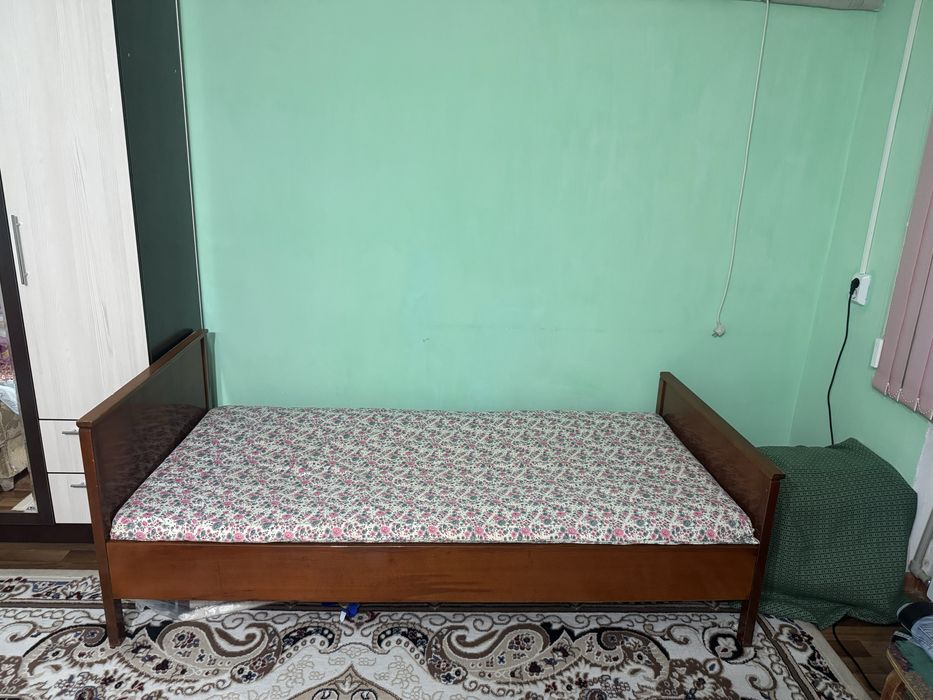 Кровать разборная в отличном состоянии