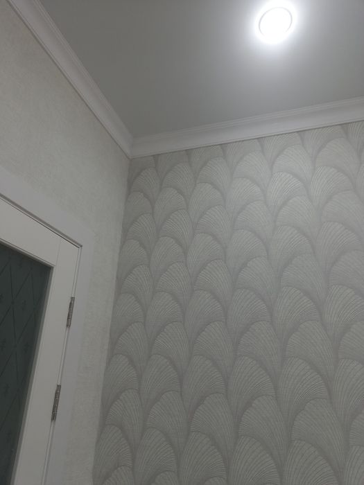 Поклейка обоев . Ремонт квартир