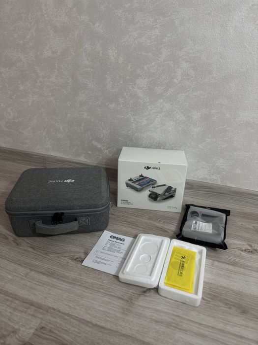 Drona DJI Mini 3 / Fly More Combo / Controler R.C / Noua / Sigilata.