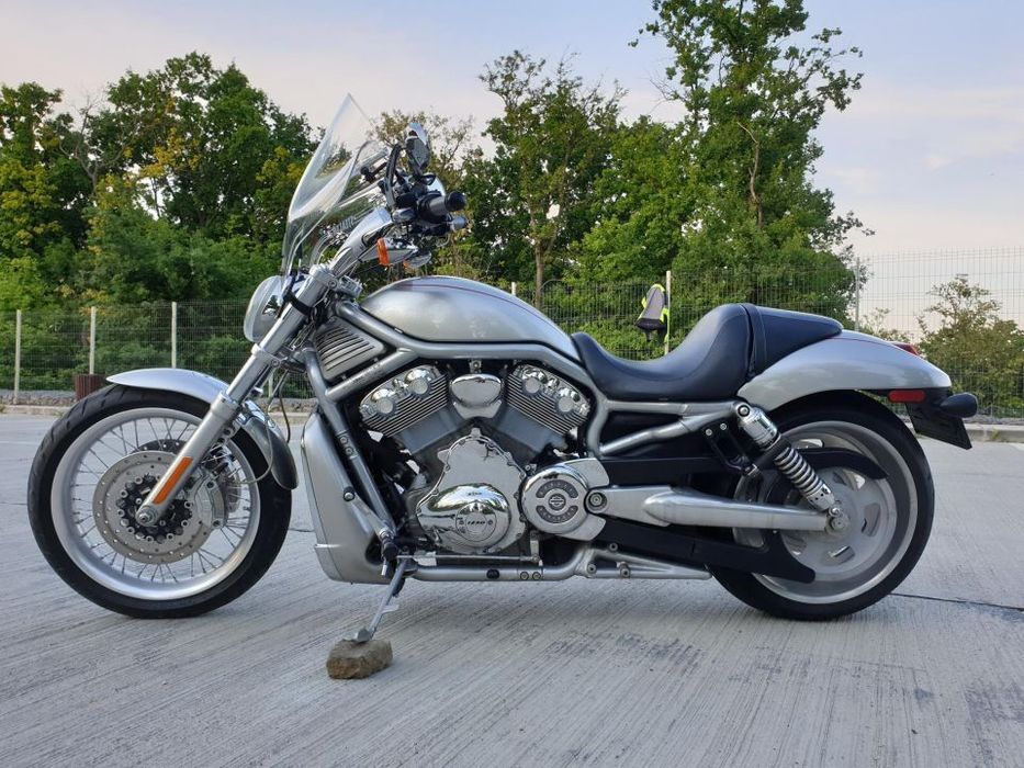 Harley-Davidson V-Rod Variante auto cu mașini electrice , offroad , coupe , sport