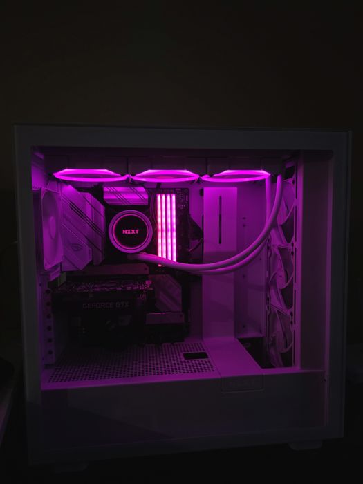 Бял Creator PC настолен компютър Asus ROG i7-11700KF | 32GB RAM | GTX 1650 | 1TB SSD + 2TB HDD