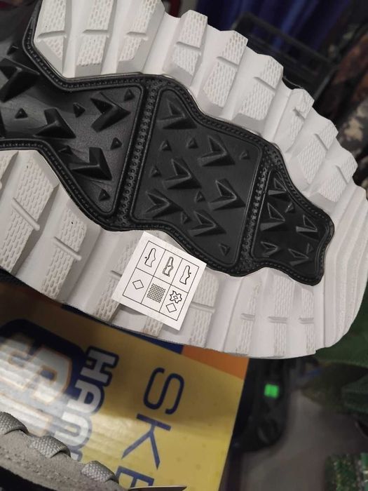 Skechers - стелка 31 см мъжки спортни обувки маратонки ! ЧИСТО НОВИ!