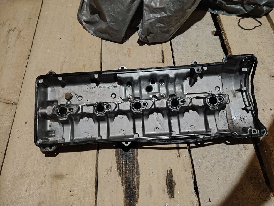 Capac culbutori chiuloasă Mercedes 2,7 CDI
