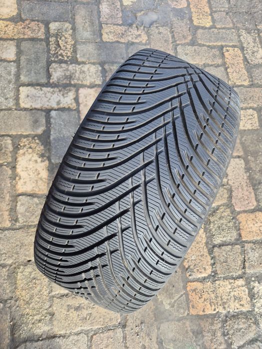 O bucată 255/35 R19 M+S iarnă - una Pirelli Bridgestone Vredestein