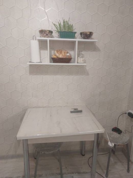 Полка настенная новая