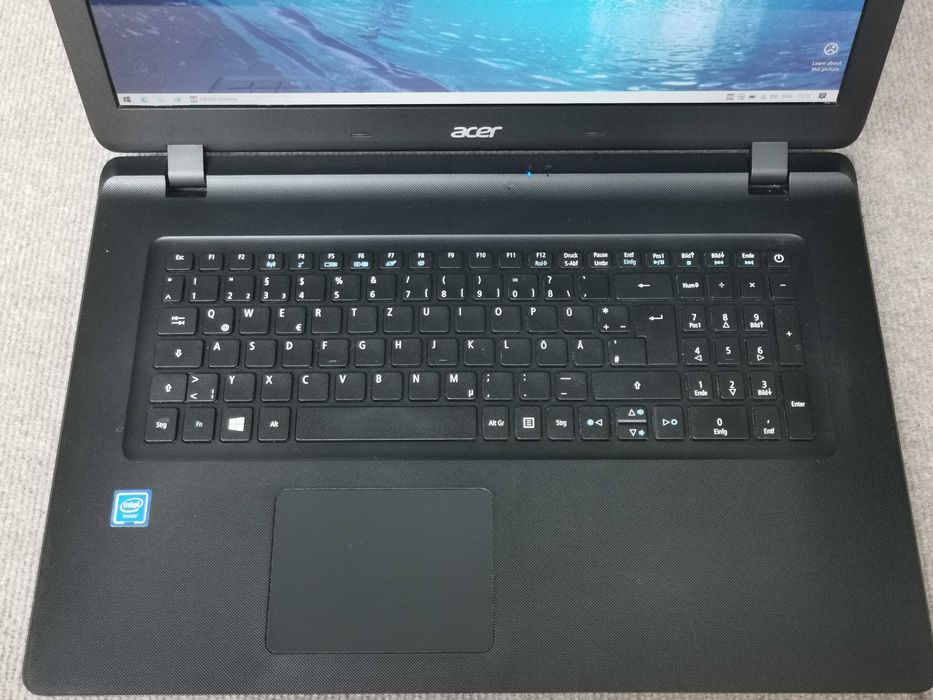 17" лаптоп Acer Aspire ES1-732