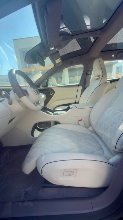 Avatr 11 (2025) — Yangi 0 km, 630 km masofa, Premium SUV!
