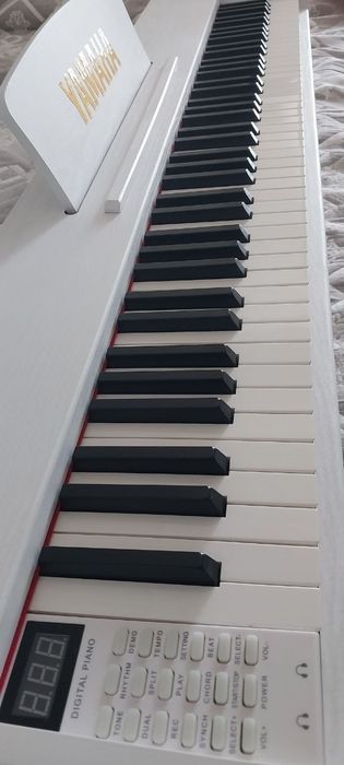 Продаётся фортепиано YAMAHA
