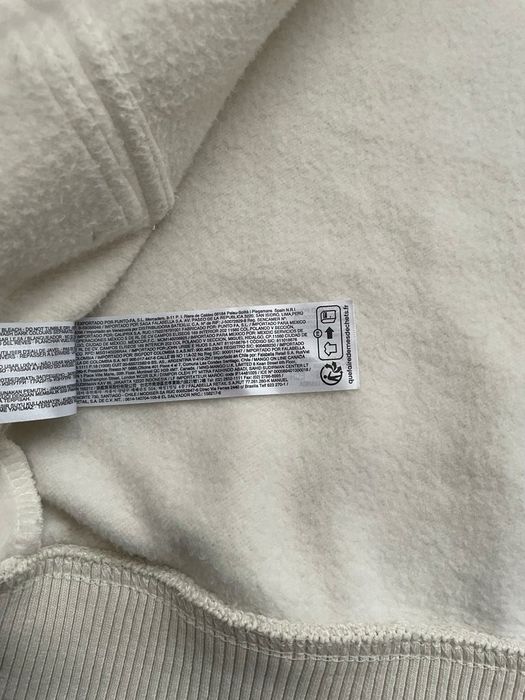 Стильный бомбер от  Mango.