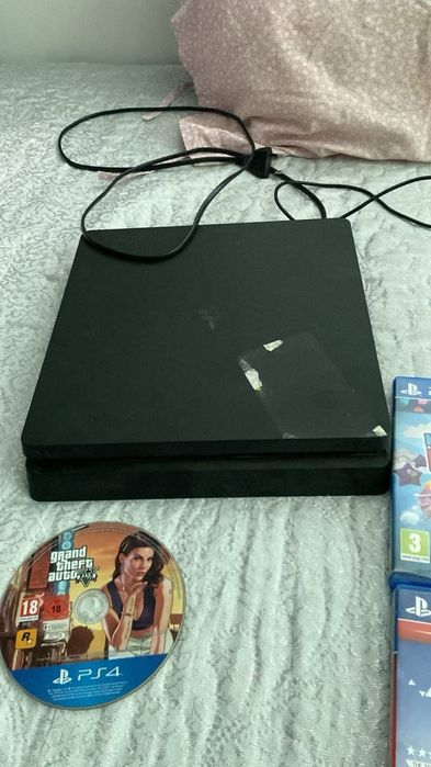 PS4 (500gb) и 10 игри