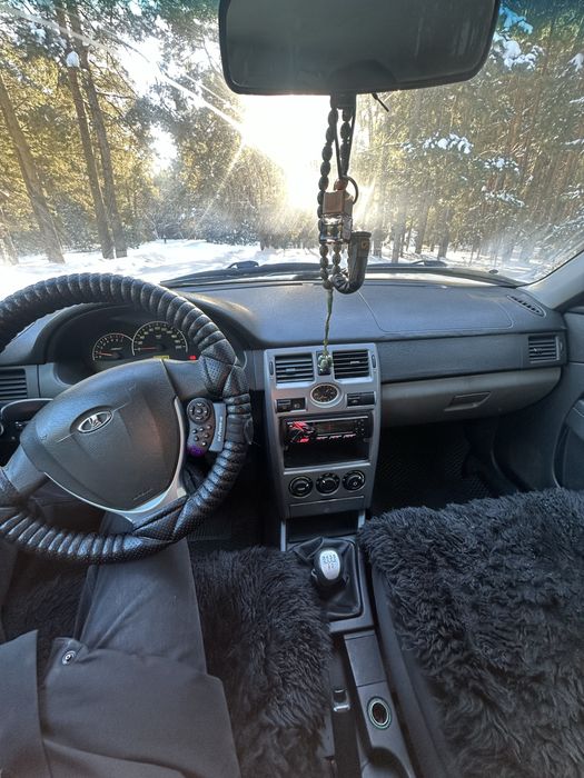 Продам приору 2013 год