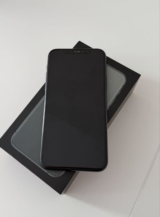 Продавам iPhone 11 Pro, 64 GB