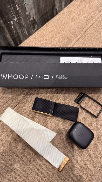 Фитнес браслет Whoop 4.0