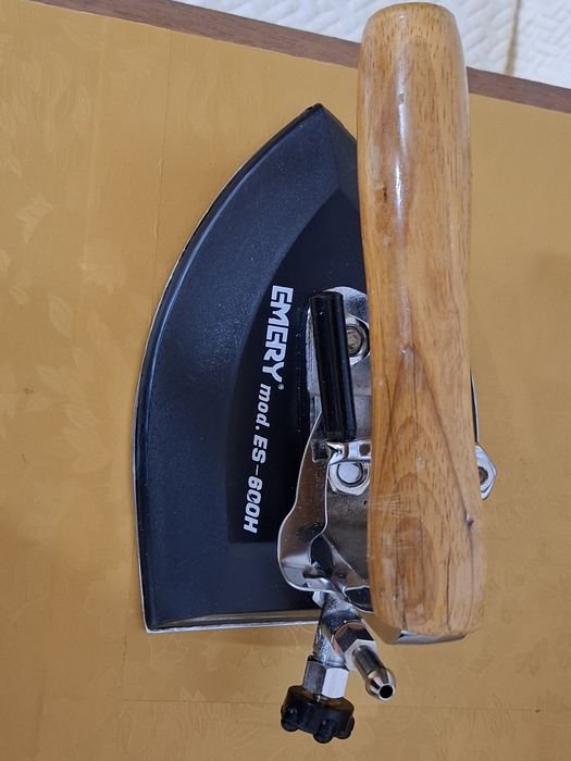 Vând fier călcat profesional