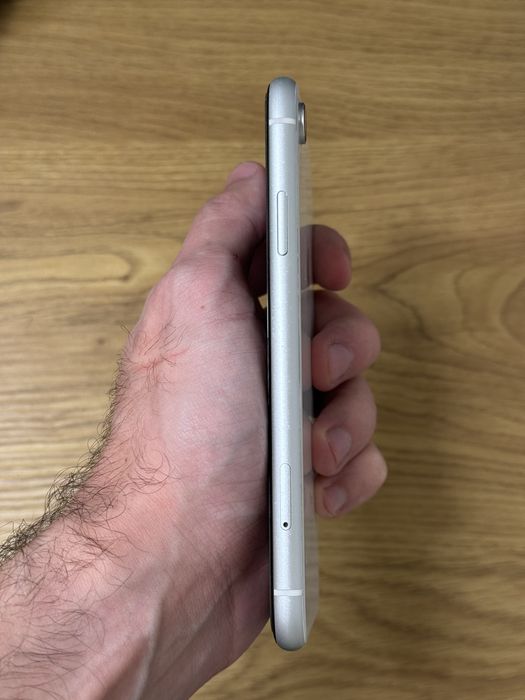 iPhone XR 64gb White battery 80%