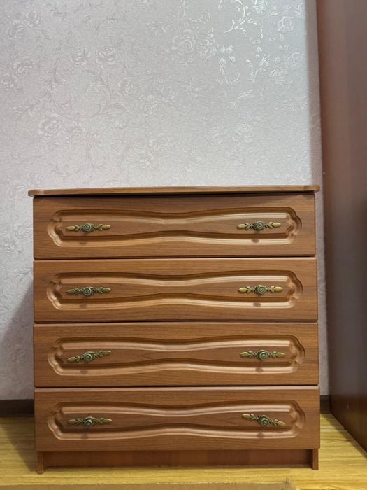 Продам спальный гарнитур без кровати