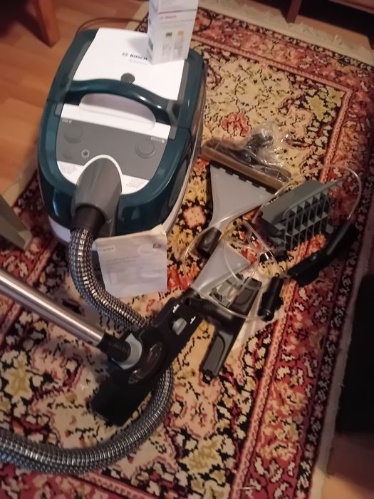 Aspirator bosch  funcționează