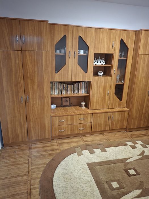 Închiriez apartament