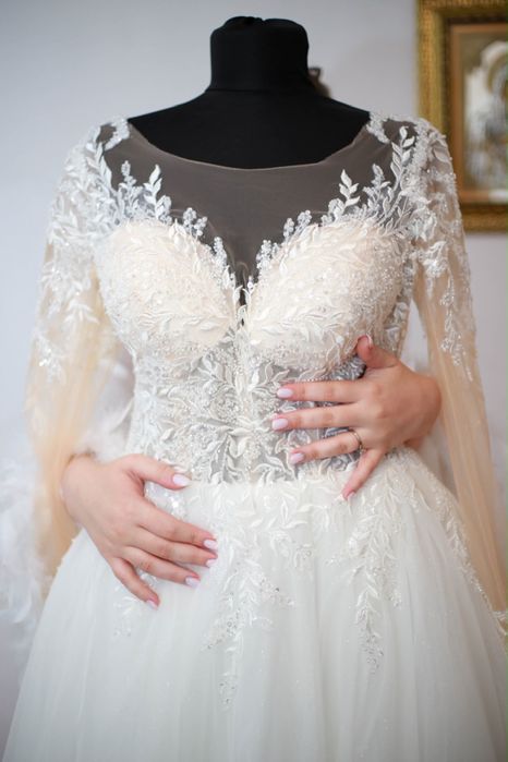Vand rochie de mireasa marime M