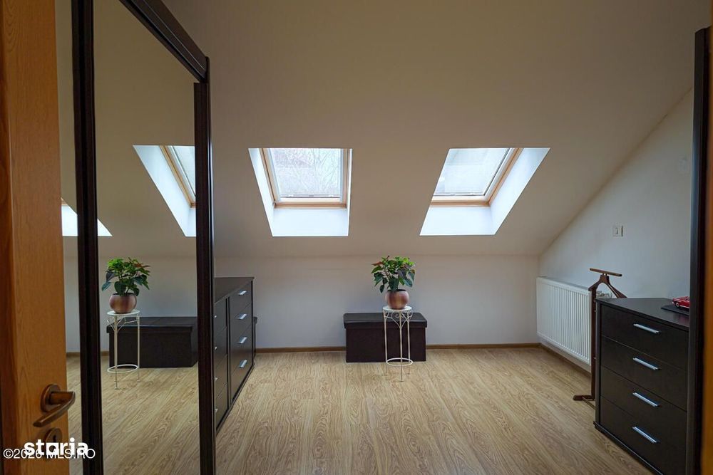 Dumbravita - Str Soarelui - Casa P+1, 3 Camere, Parcare Acoperita