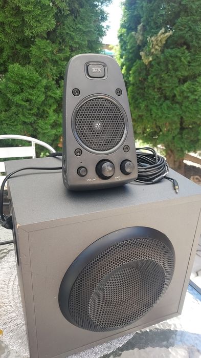 Subwoofer Z625 optical LOGI, pierdut un satelit